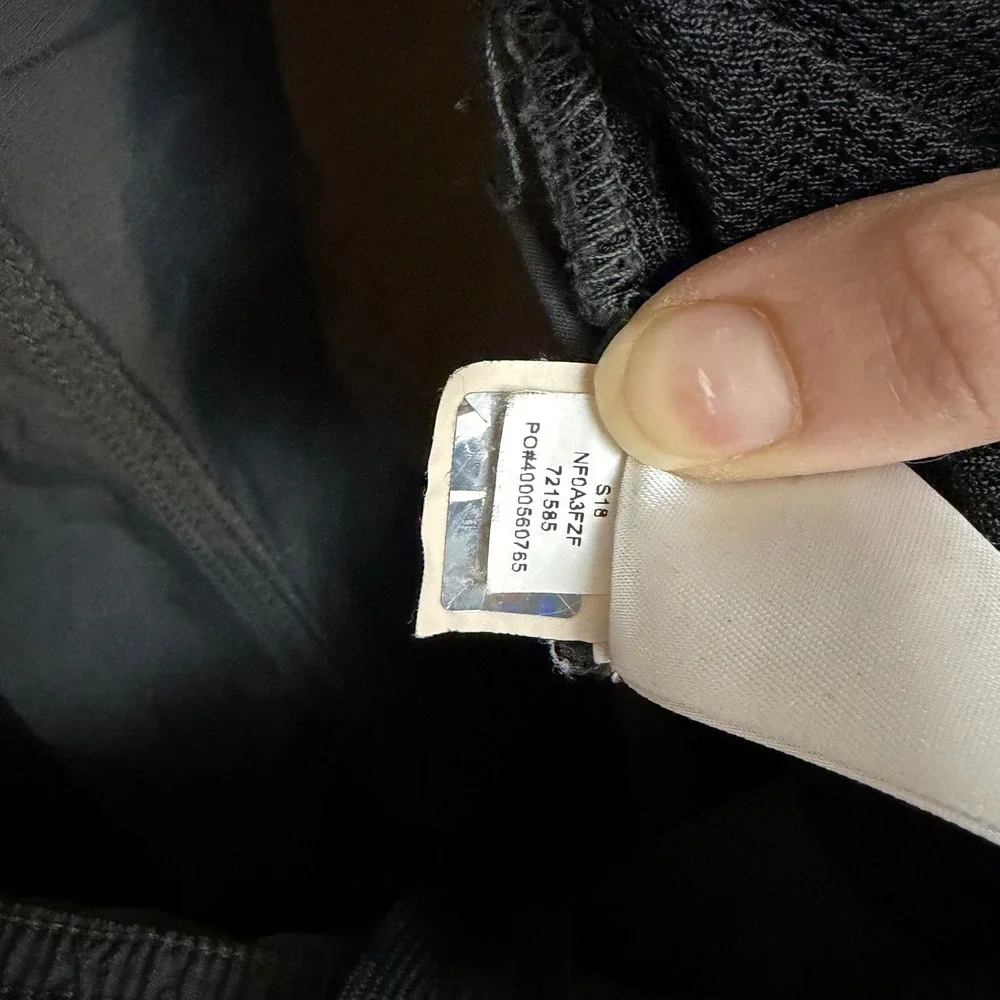 The North Face Shorts XL Gray Pull On Hiking Outdoor Casual NF0A3FZF